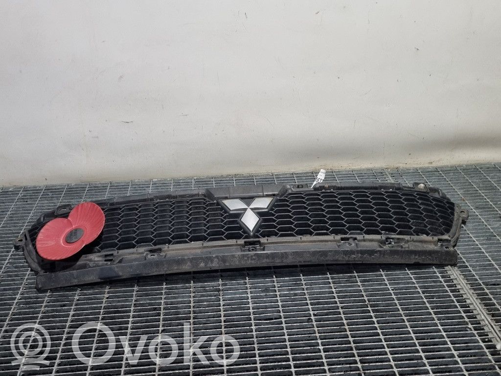 Mitsubishi Outlander Priekšējais režģis