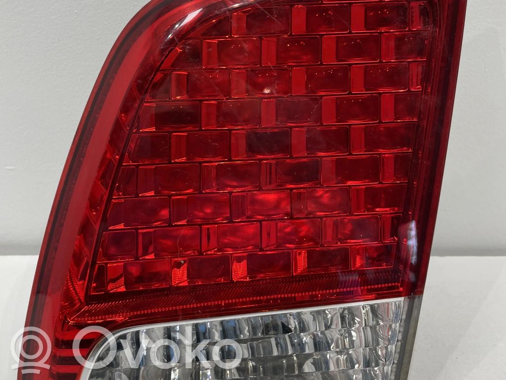 KIA Sorento Galinis žibintas dangtyje 