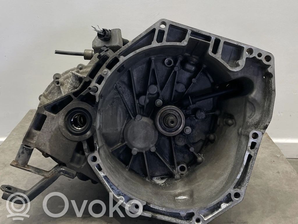 Nissan Juke I F15 Manualna 6-biegowa skrzynia biegów 