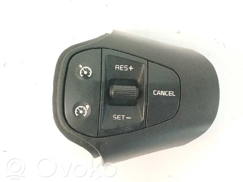 KIA Carens III Boutons / interrupteurs volant 