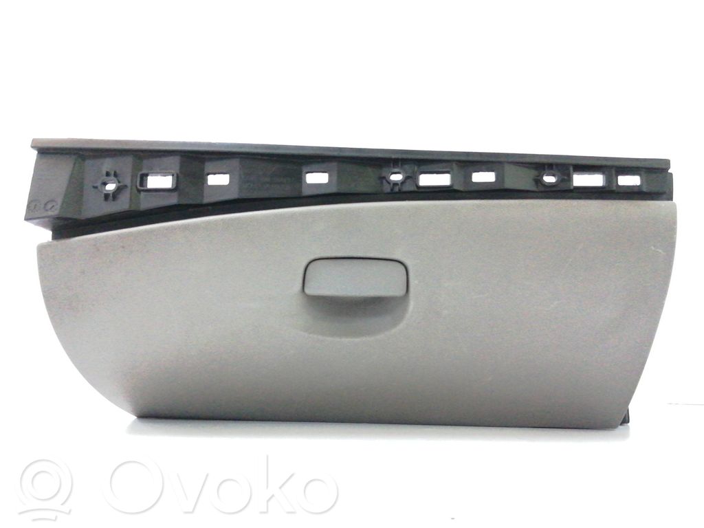 Guantera   681080010R