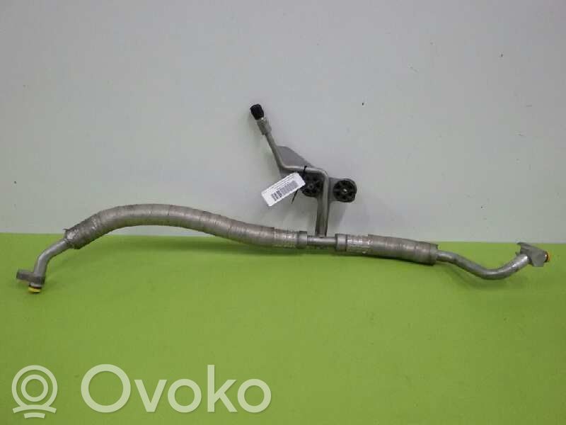 Ilmastointilaitteen putki (A/C)   64536911946
