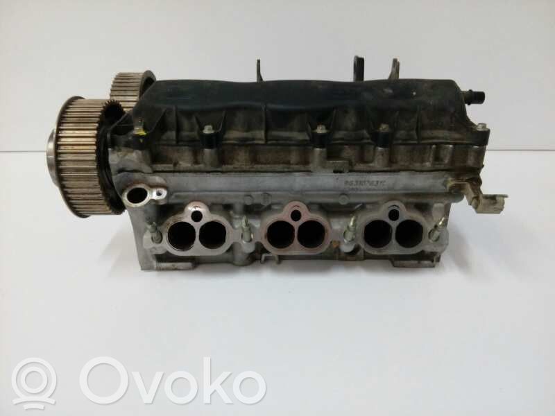 Peugeot 607 Engine head 