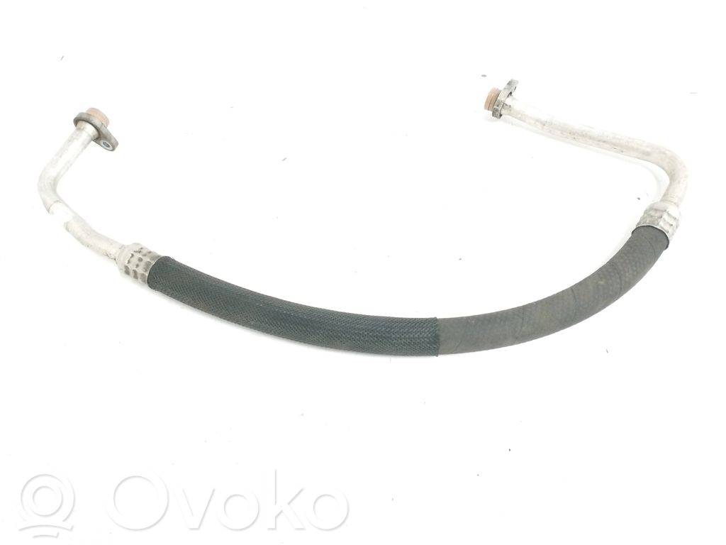 Ilmastointilaitteen putki (A/C)