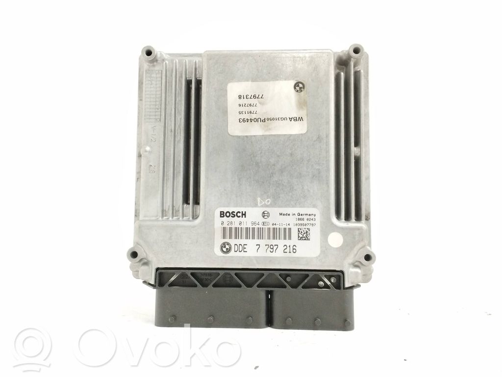 Unidad de control/módulo del motor   7797216,0281011964