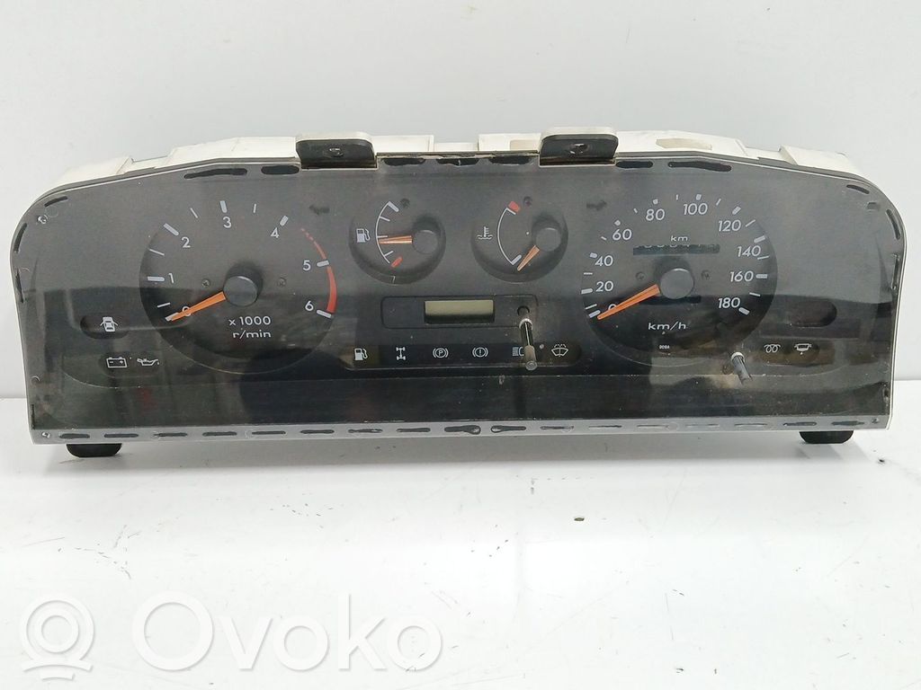 Nissan Terrano Nopeusmittari (mittaristo) 