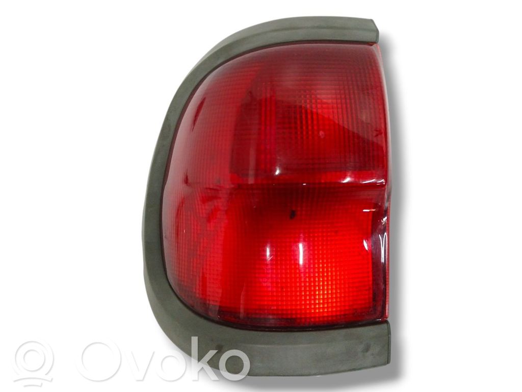 Nissan Terrano Luci posteriori