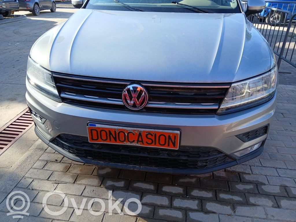 Volkswagen Tiguan Zderzak przedni 
