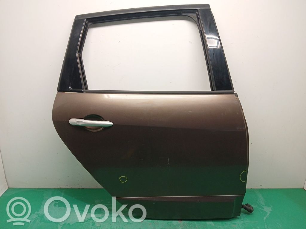 Puerta trasera   821001572R