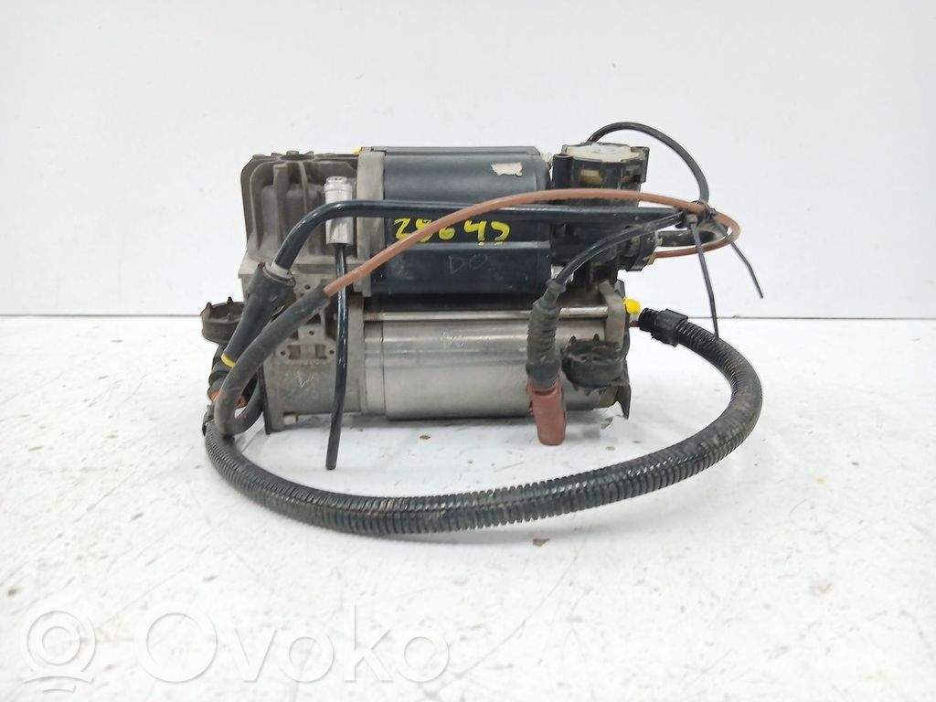 Audi A8 S8 D3 4E Air suspension compressor/pump 