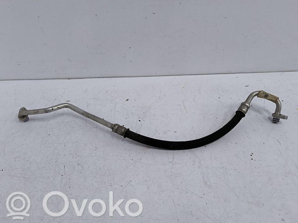Jaguar XE Ilmastointilaitteen putki (A/C) 