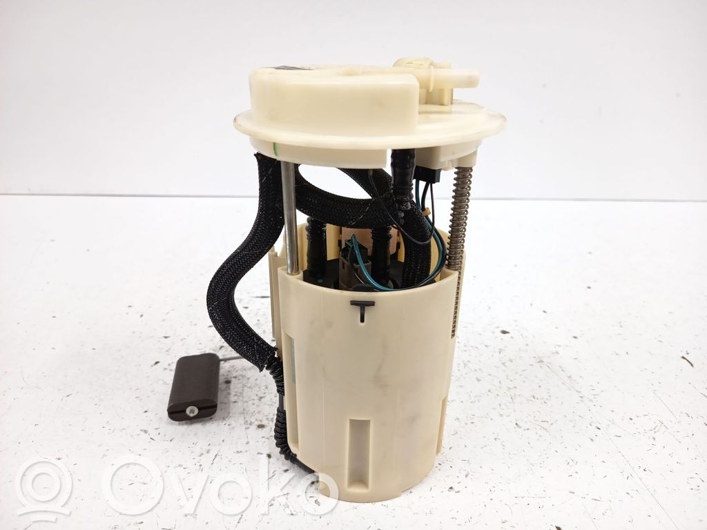 Bomba interna de combustible   8200004964