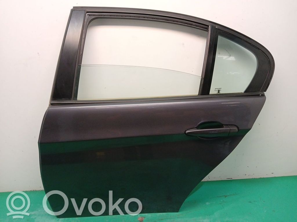 Rear door   41007203647