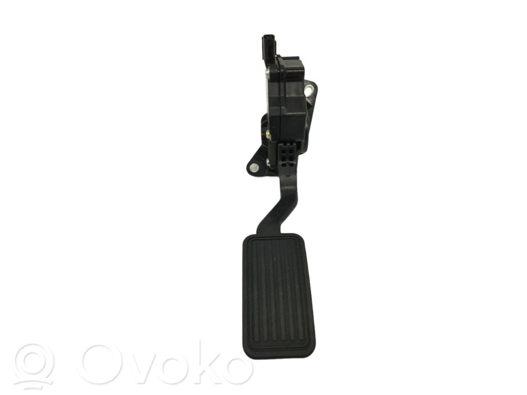 Pedal del acelerador   K42387390