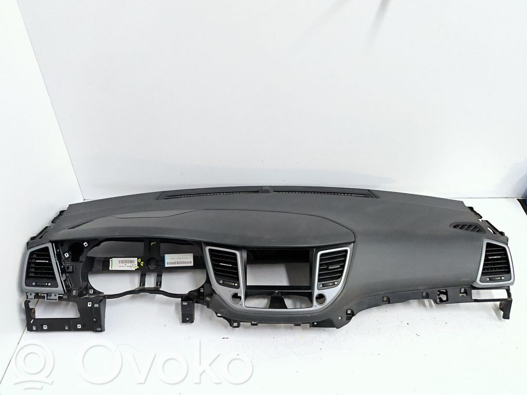 Hyundai Tucson TL Панель 