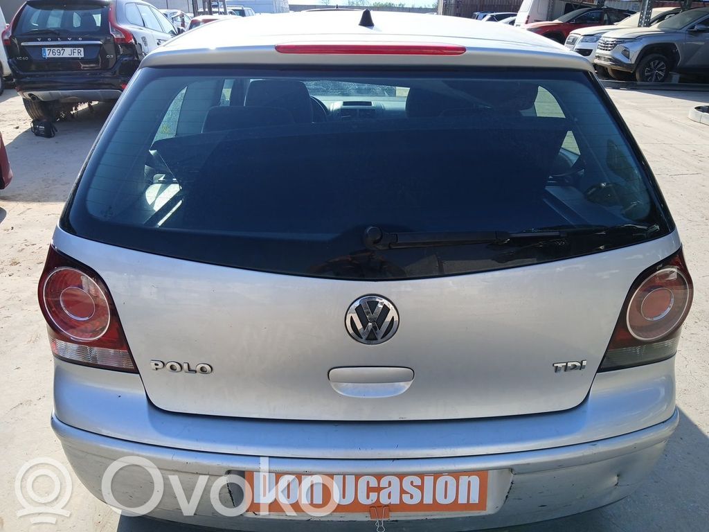 Volkswagen Polo IV 9N3 Couvercle de coffre
