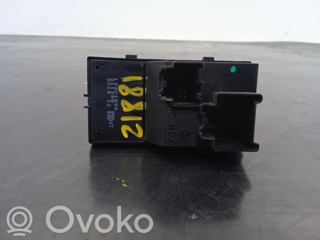 Electric window control switch   13301886