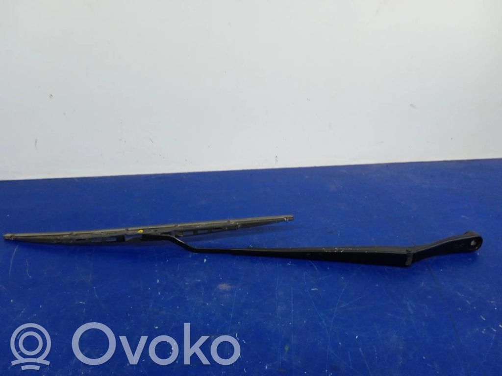 Nissan Almera Front wiper blade arm 