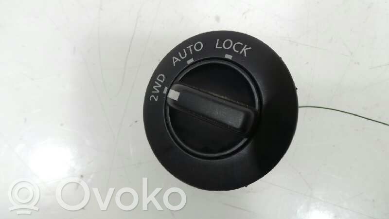 Nissan X-Trail T30 Comutator/buton multifuncțional 