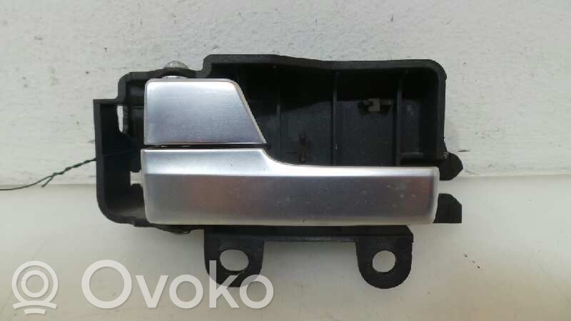 Manecilla interna puerta trasera   1470113,3M51R22601
