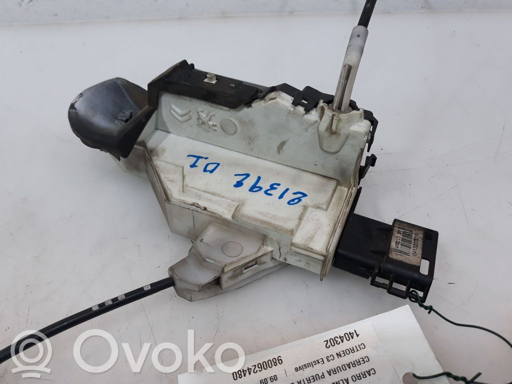 Priekšpusē slēdzene   9800624480,9800624480