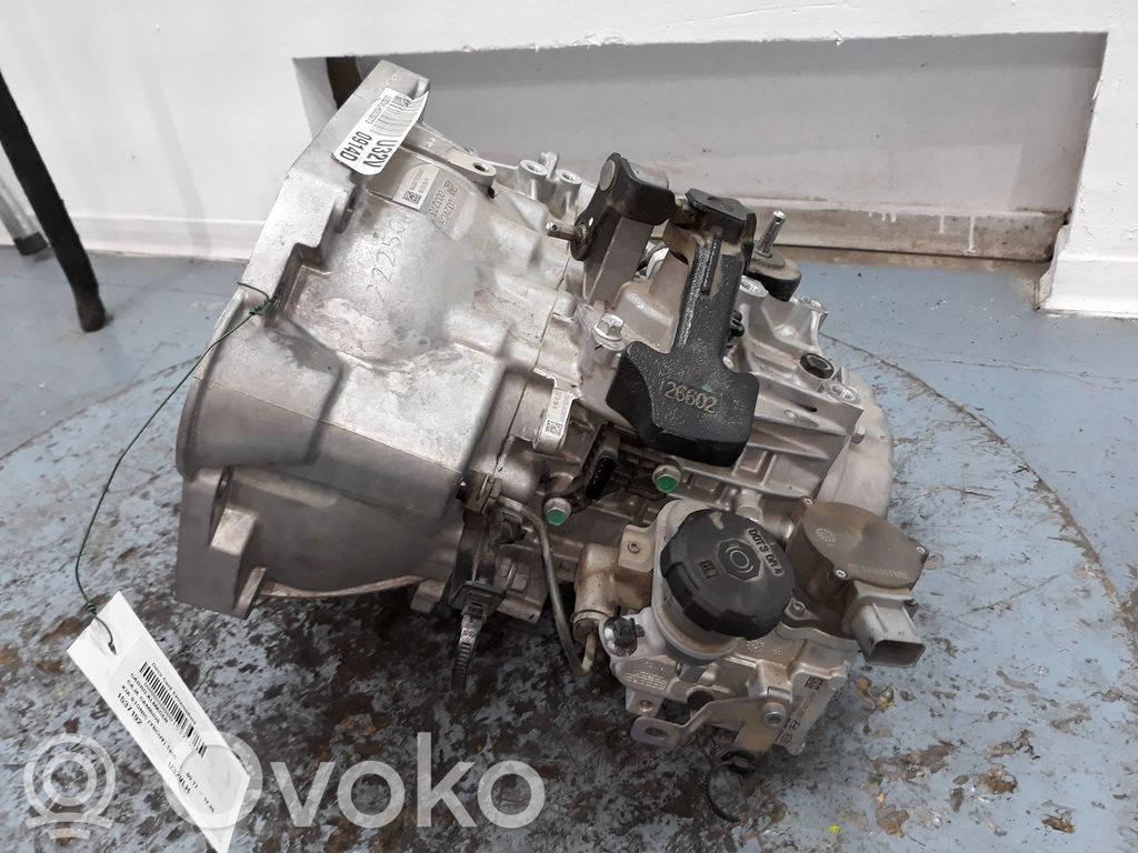 KIA Stonic Cutie viteze manuală cu 5 trepte 