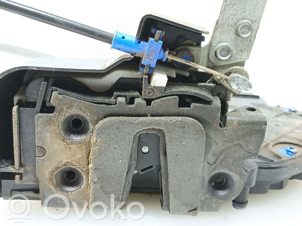 Ford Mondeo MK IV Priekšpusē slēdzene 