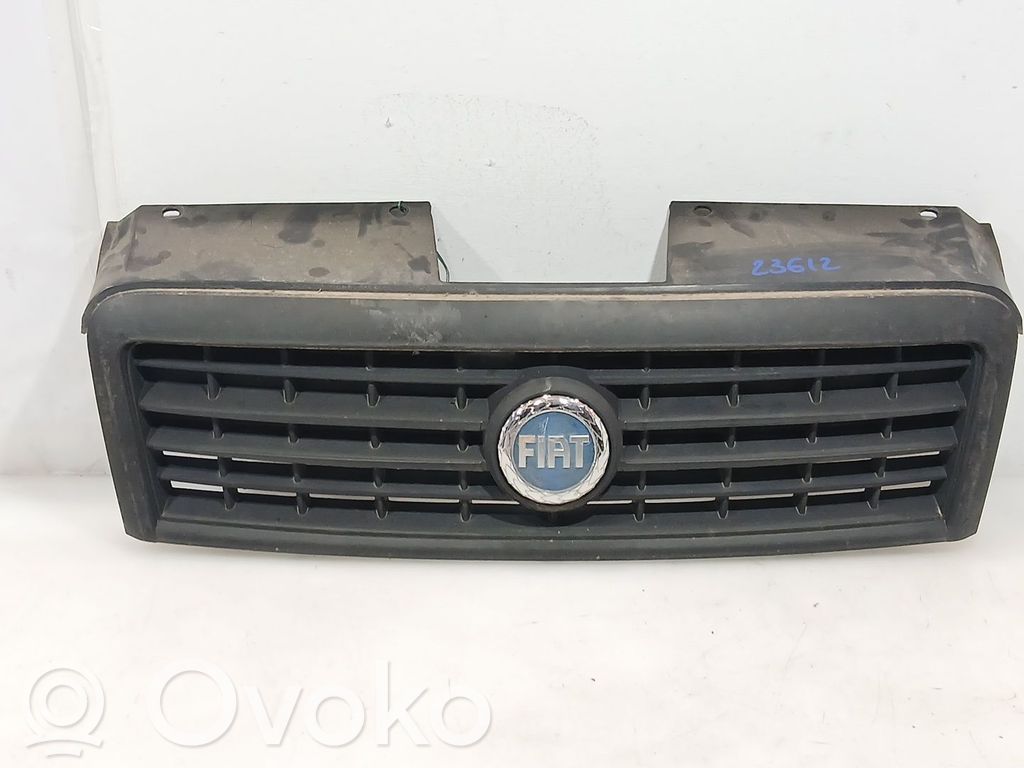 Fiat Doblo Etusäleikkö 