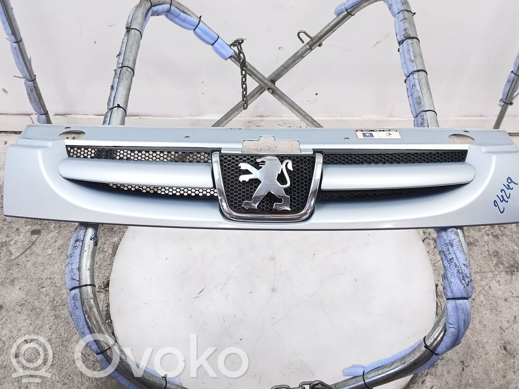 Peugeot Partner Etusäleikkö 