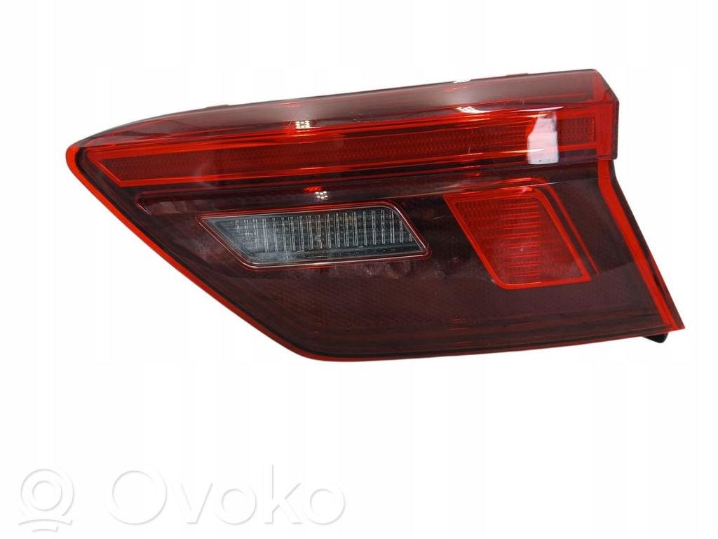 Volkswagen Tiguan Allspace Lampy tylnej klapy bagażnika 