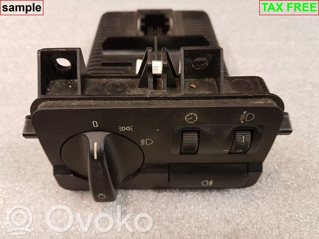 Light switch   6907944,6907944,61316907944,4108585,6901428,6907944,6919825,6923475,6925088,6936820,6965379,8362067,8383225,9133011