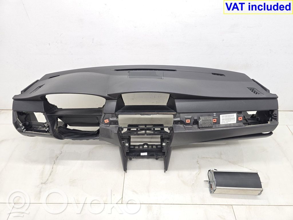 BMW 5 E60 E61 Panelė 