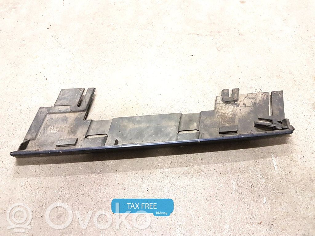 BMW 7 E38 Untere Verkleidung Scheinwerfer 