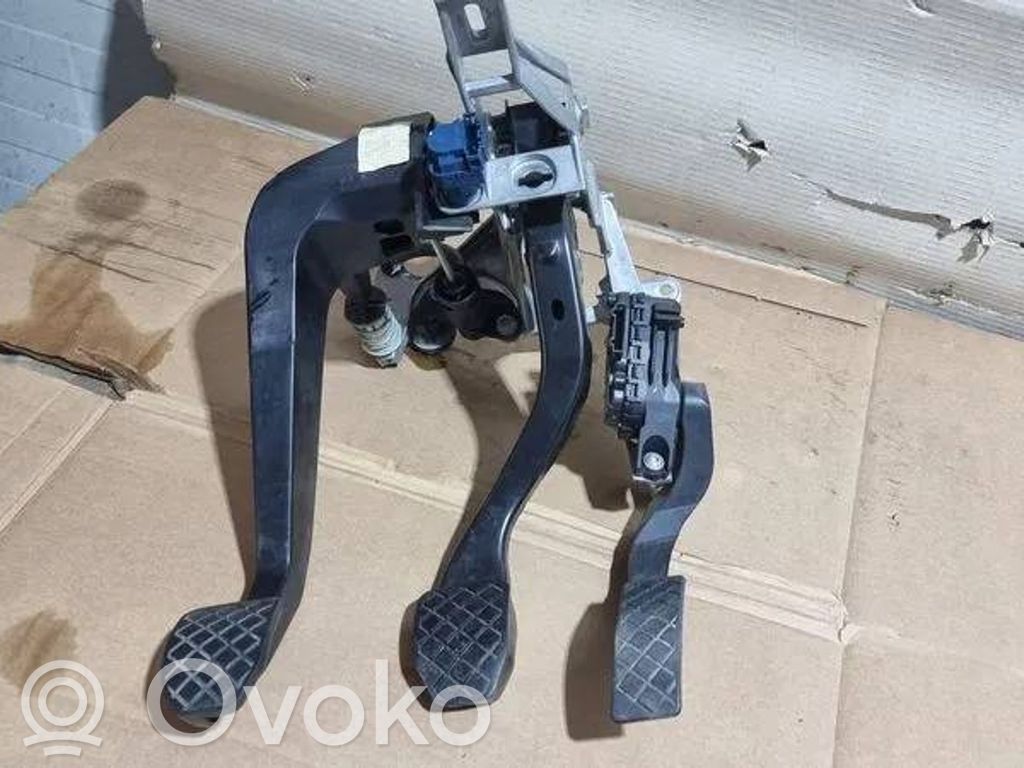 Conjunto de pedal   8E1721117D
