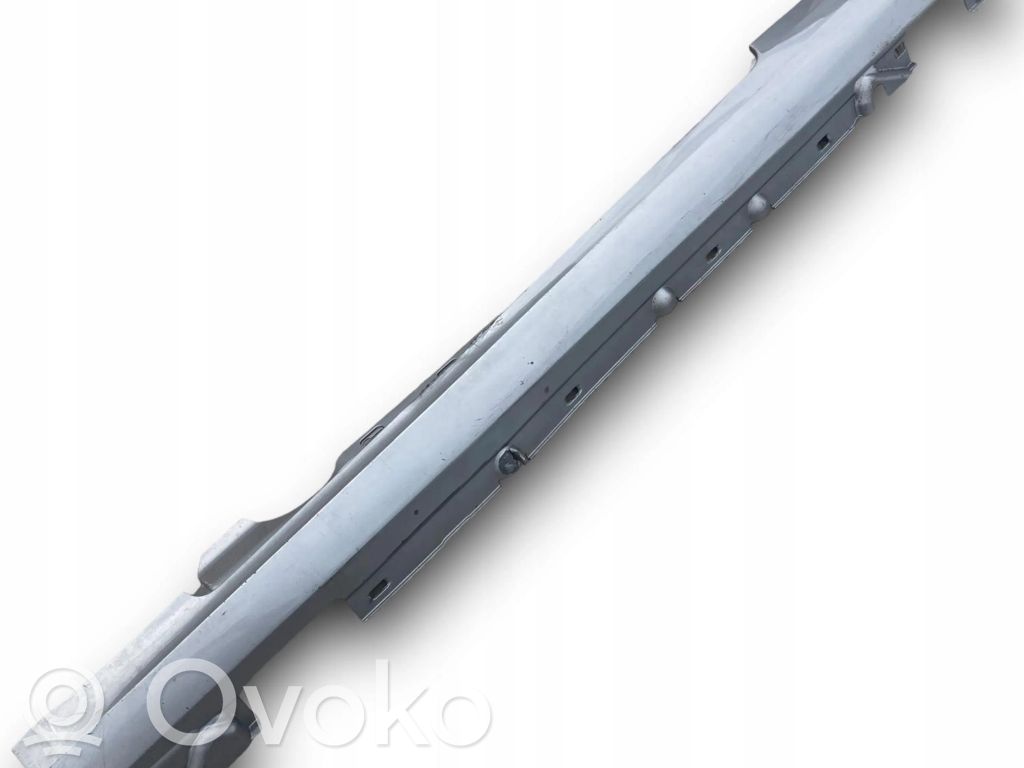 Mercedes-Benz E C207 W207 Moldura protectora del borde delantero 