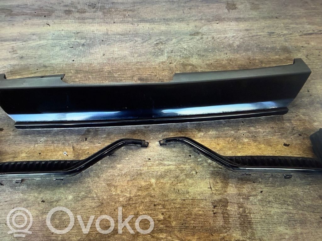 Volvo XC60 Listwa zderzaka tylnego 