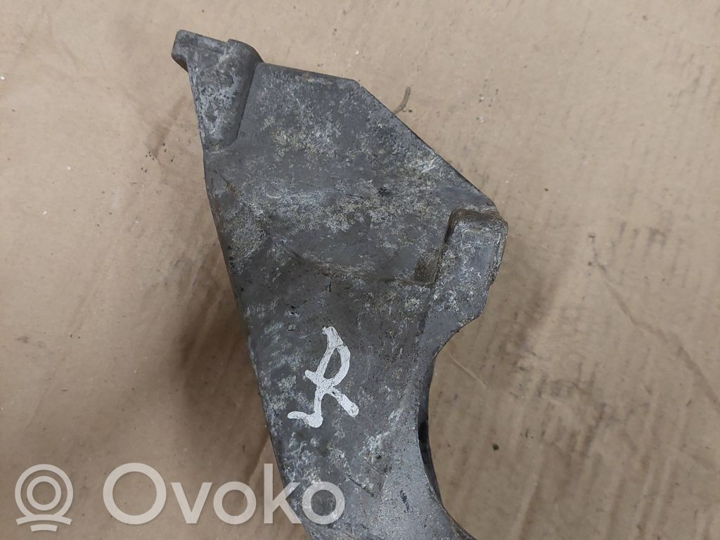 Audi A4 S4 B6 8E 8H Engine mounting bracket 