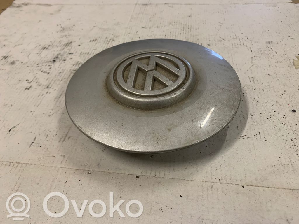 Volkswagen Golf III Alkuperäinen pölykapseli 