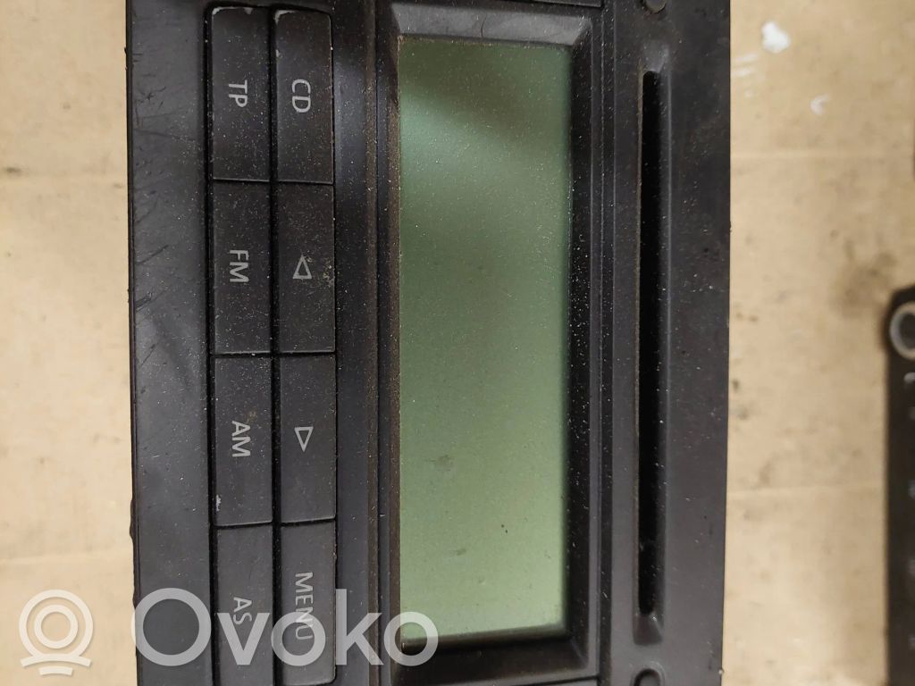 Volkswagen Golf V Panel / Radioodtwarzacz CD/DVD/GPS 