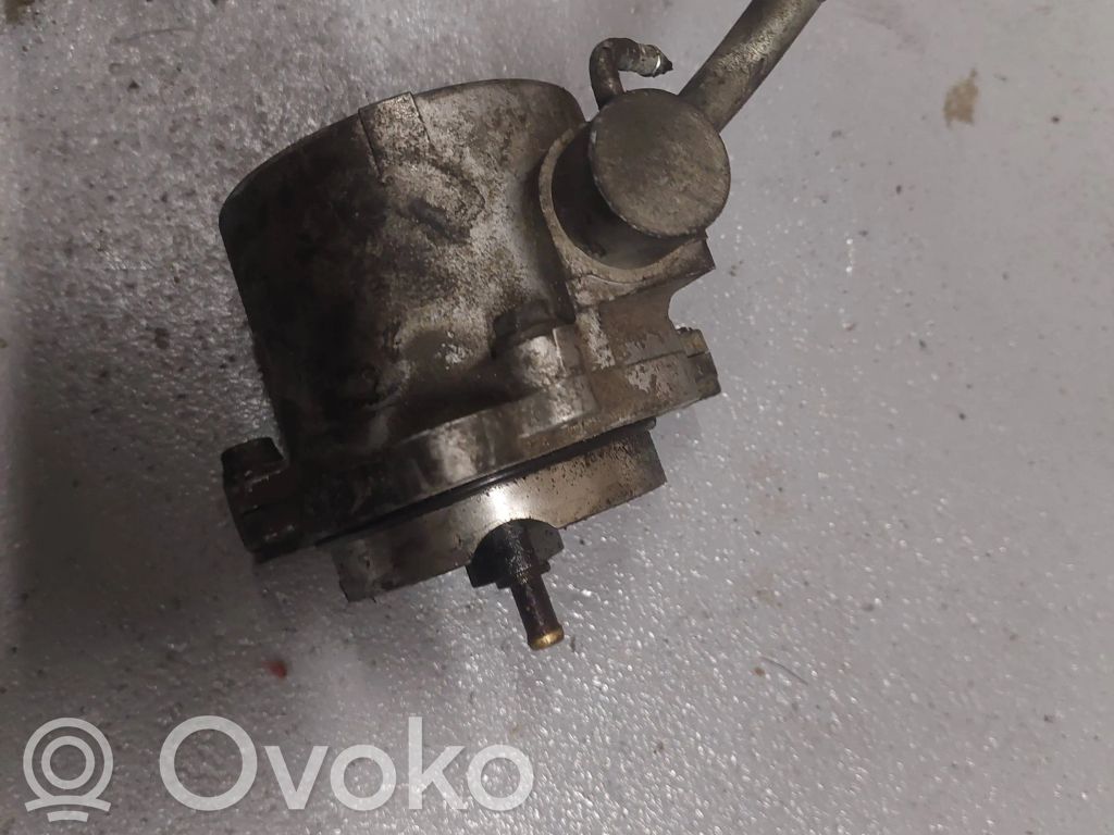 Vacuum pump   A02702