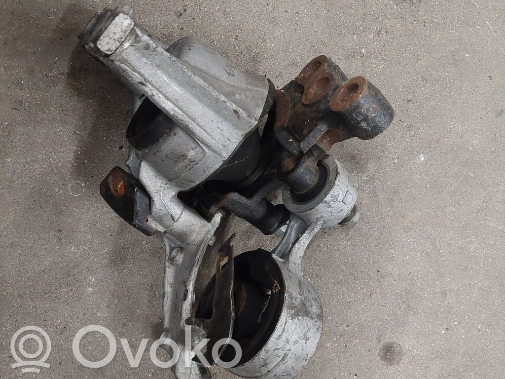 Honda Civic IX Engine mount bracket 