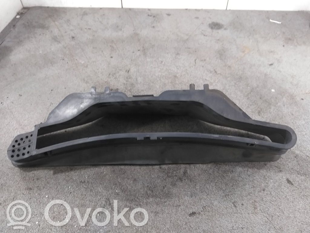Część rury dolotu powietrza   214B30199R