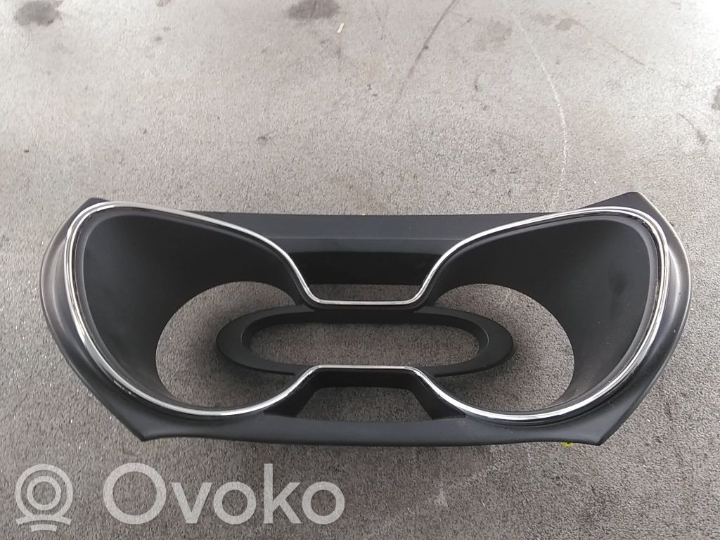 Renault Captur Kojelaudan alempi verhoilu 