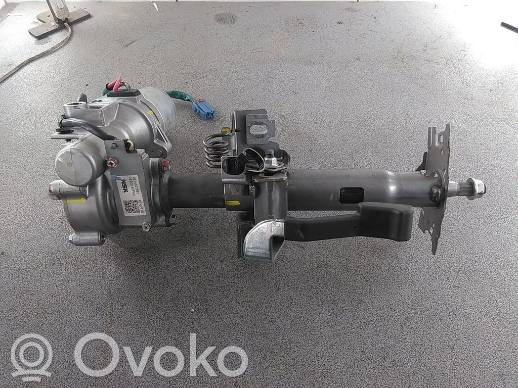 Suzuki Swift II Ohjauspyörän akseli 