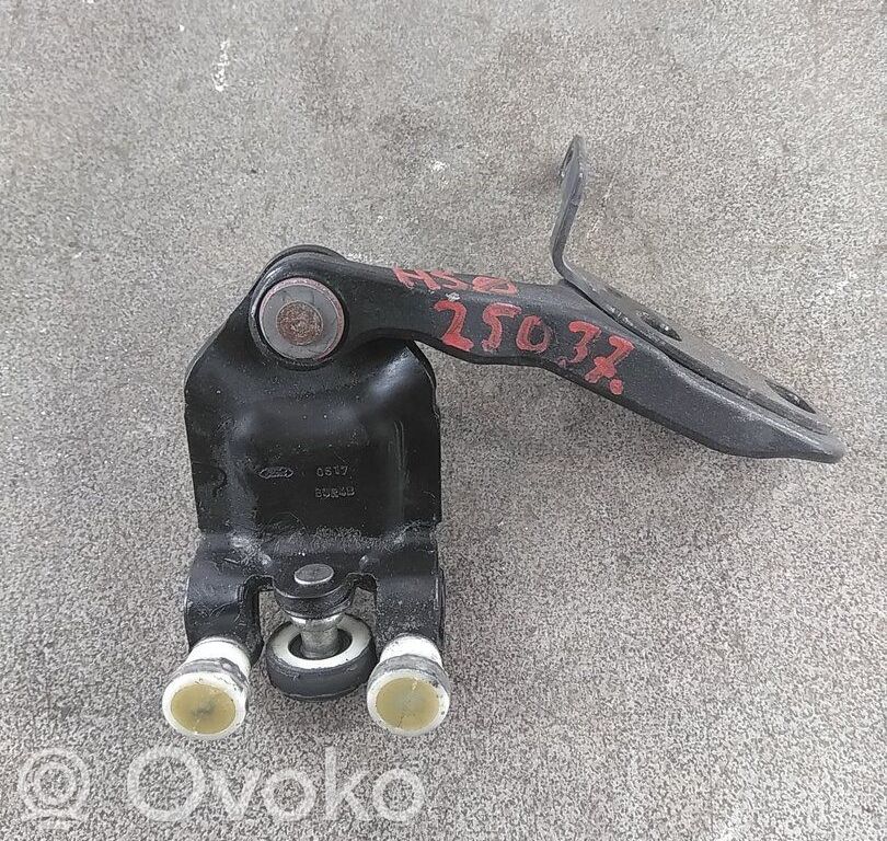 Sliding door middle roller runner   2597957