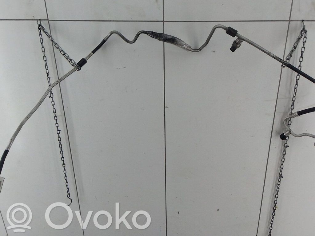 BMW 3 E90 E91 Ilmastointilaitteen putki (A/C) 