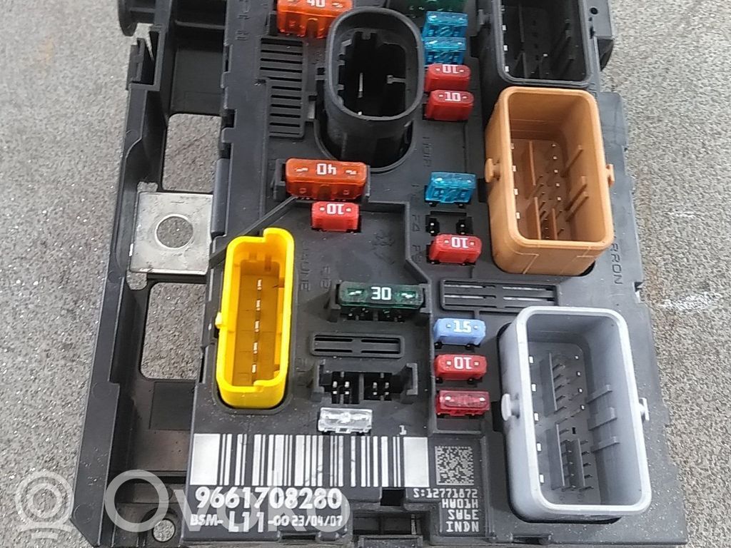 Peugeot 207 Battery relay fuse 