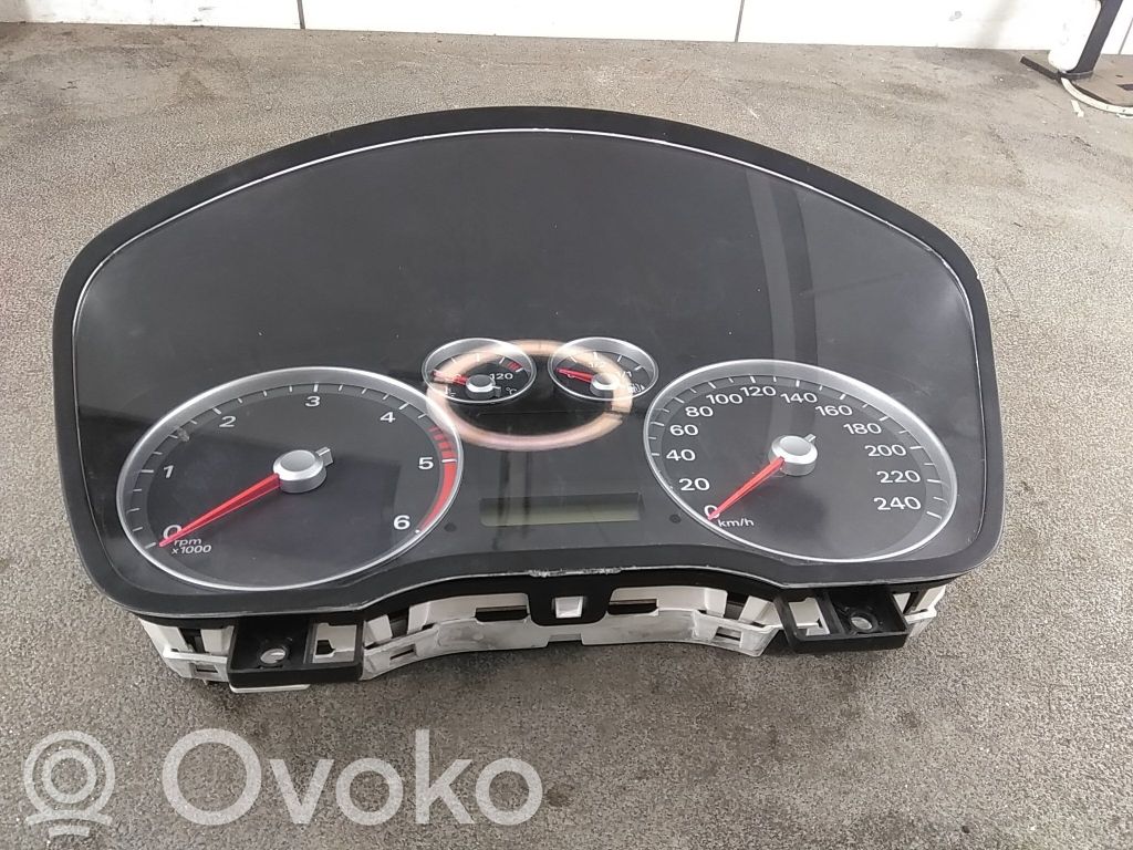 Ford Focus C-MAX Speedometer (instrument cluster) 