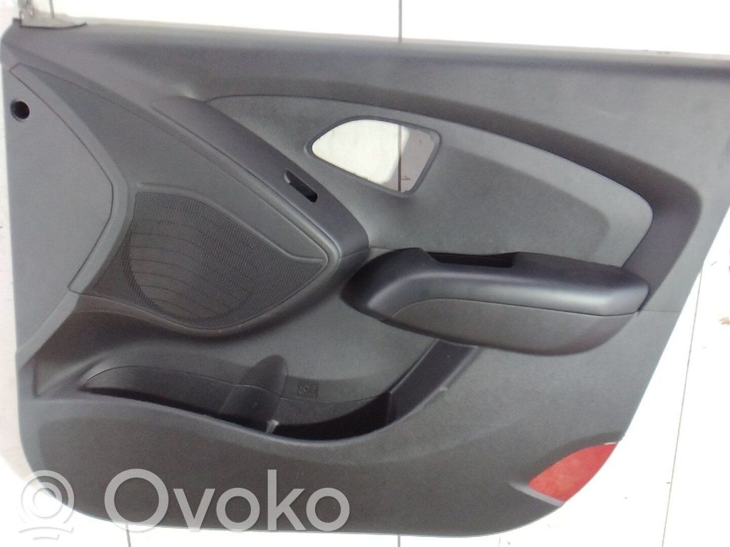 Hyundai ix35 Takaoven verhoilu 