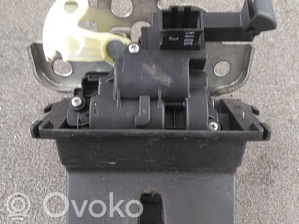 Skoda Superb B6 (3T) Motor de bloqueo de puertas 